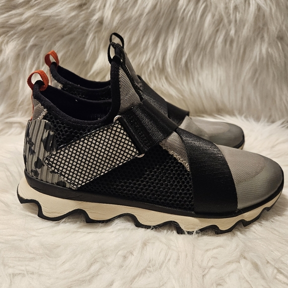 Sorel Womens Kinetic Sneak Strap Shoes - Picture 8 of 9
